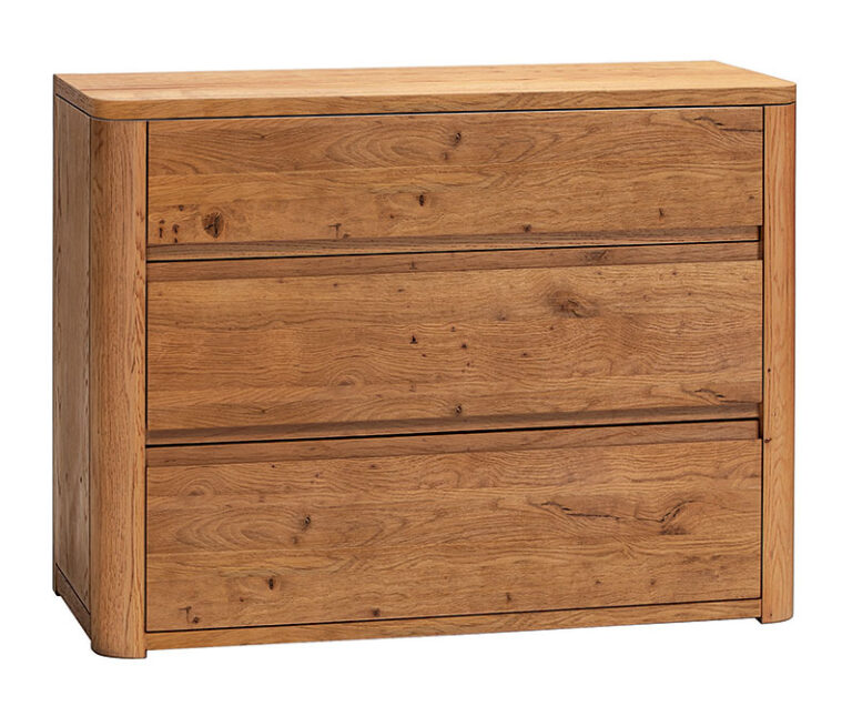 Die Hasena Kommode "Aida" ist eine Kommode mit drei geräumigen Schubladen, einem natürlichen Finish, modernem Design, abgerundeten Frontecken und sichtbarer Holzmaserung.