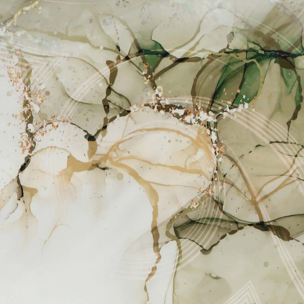 Abstrakte Kunst inspiriert von Bettwäsche Tamara-R Selection Gloria olive, mit wirbelnden grünen, beigen und braunen Aquarellmustern mit goldenen Flecken und weißen geschwungenen Linien auf einem hellen Hintergrund.