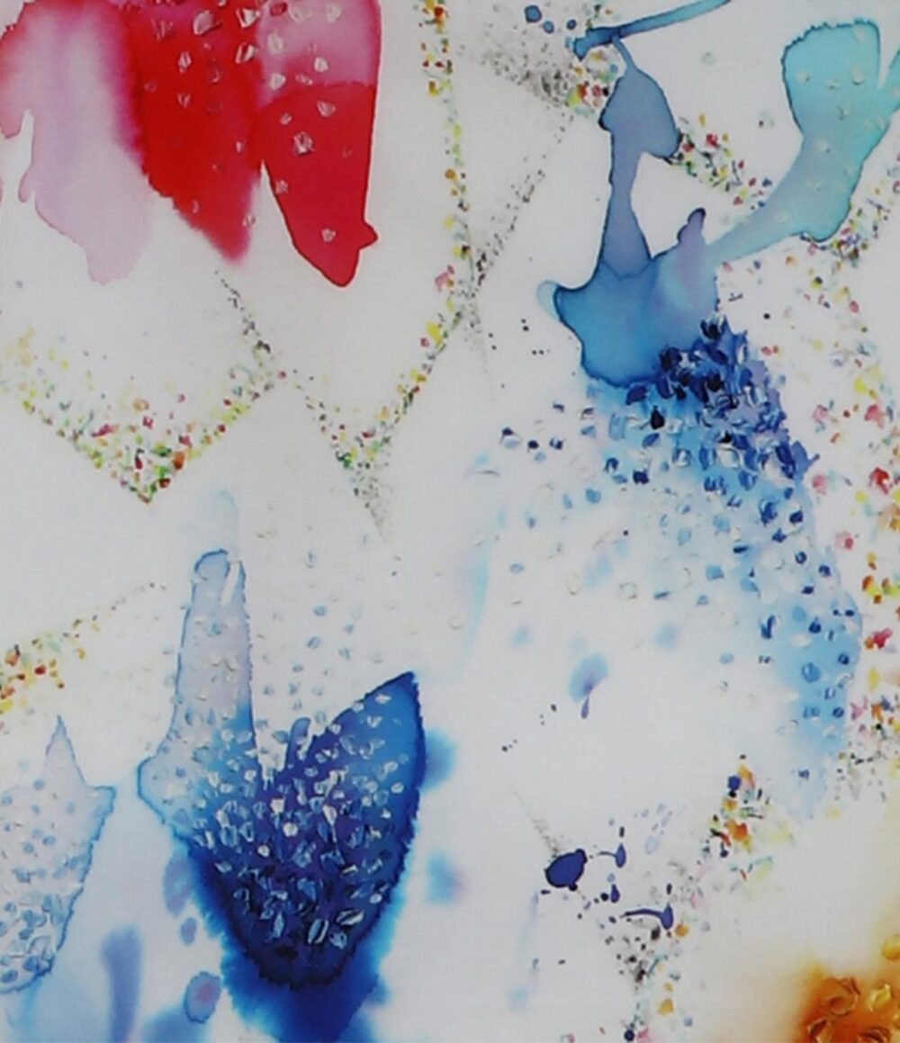 Abstraktes Kunstwerk, inspiriert von Bettwäsche Tamara-R Selection Lasse, mit roten, blauen und hellvioletten Aquarelltupfern, winzigen Punkten, unscharfen Kanten, geometrischen Linien und weichen Verläufen auf weißem Hintergrund.