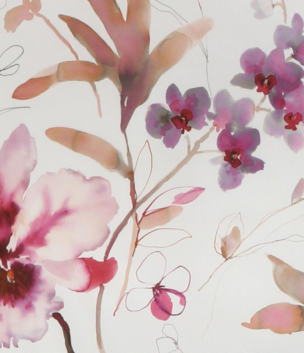 Aquarellartige Illustration von rosa und violetten Blumen mit grünen Blättern auf Weiß, inspiriert von den zarten Blumenmustern der Bettwäsche Tamara-R Selection Sina für einen frischen, luftigen Look.