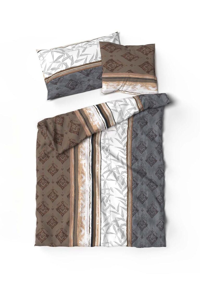 Bettwäsche Lotus Sabri besteht aus einem Kissen und einer Bettdecke mit geometrischen, gestreiften und Blattmustern in Braun, Beige, Weiß und Grau, die in horizontalen Abschnitten angeordnet sind.