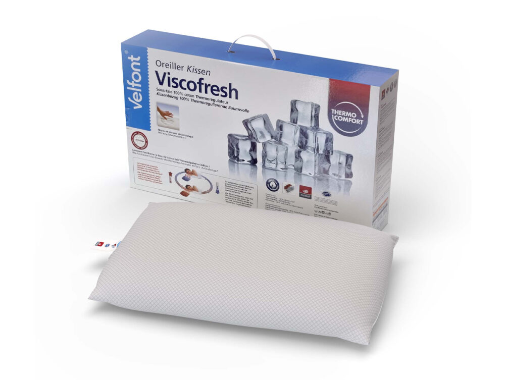 Das Velfont Kopfkissen "Viscofresh" Thermoregulierend in Weiß wird vor seiner Verpackung gezeigt, die den Markennamen, Eiswürfelgrafiken, Produktinformationen und einen praktischen Tragegriff enthält.
