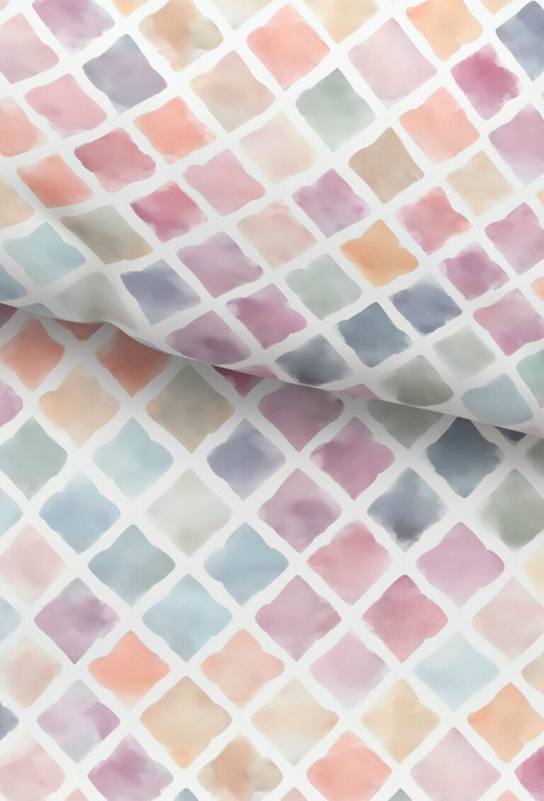 Eine Nahaufnahme eines Stoffes mit einem sich wiederholenden Muster aus weichen, aquarellartigen Rautenformen in Pastelltönen von Rosa, Lila, Blau, Grün und Pfirsich auf weißem Hintergrund.
